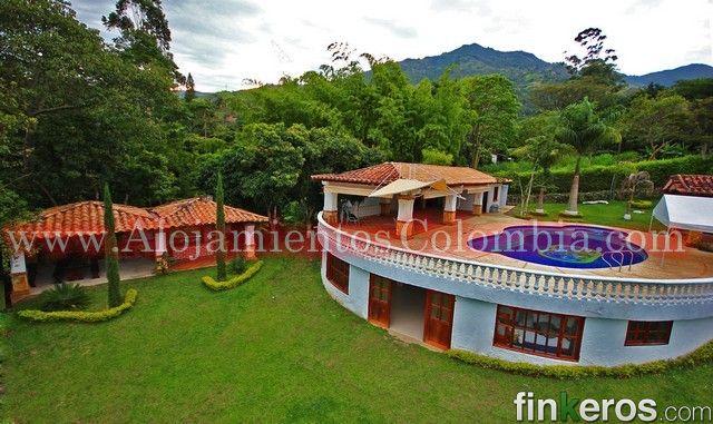 ALOJAMIENTOS COLOMBIA - Finca en Copacabana, Antioquia
